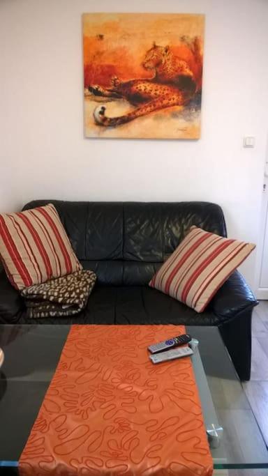 Toll Apartment Mit Privatem Eingang Free Parking Slbst Check-In Netflix 30 Zone Ruhig Ντούισμπουργκ Εξωτερικό φωτογραφία