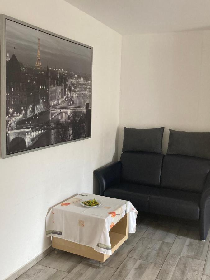 Toll Apartment Mit Privatem Eingang Free Parking Slbst Check-In Netflix 30 Zone Ruhig Ντούισμπουργκ Εξωτερικό φωτογραφία